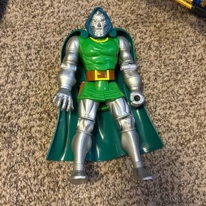 Action Figure with Green and Silver Armor- Dr Doom Fantastic Four